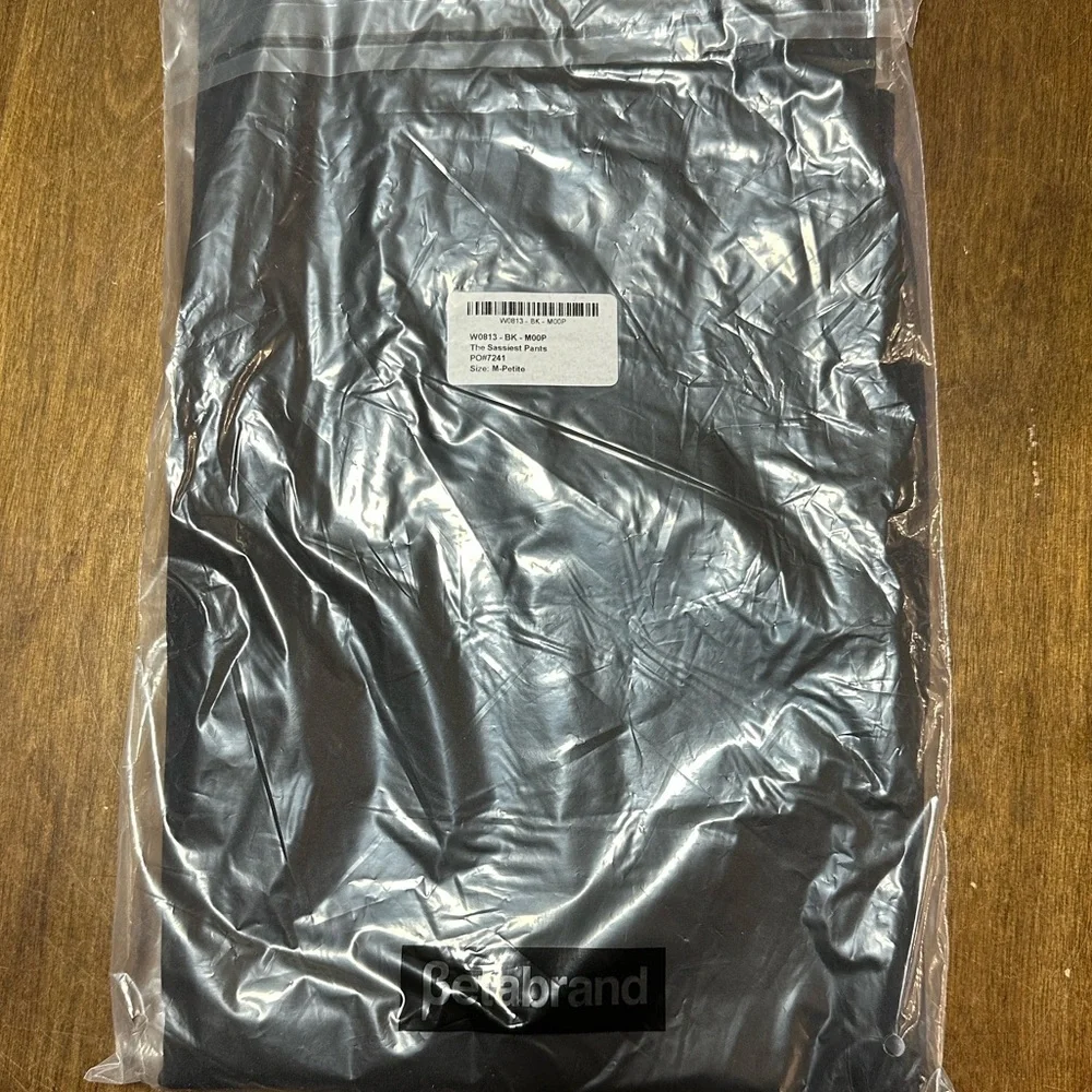 Betabrand The Sassiest Pants Medium Petite Black NWT NIB - Picture 6 of 6